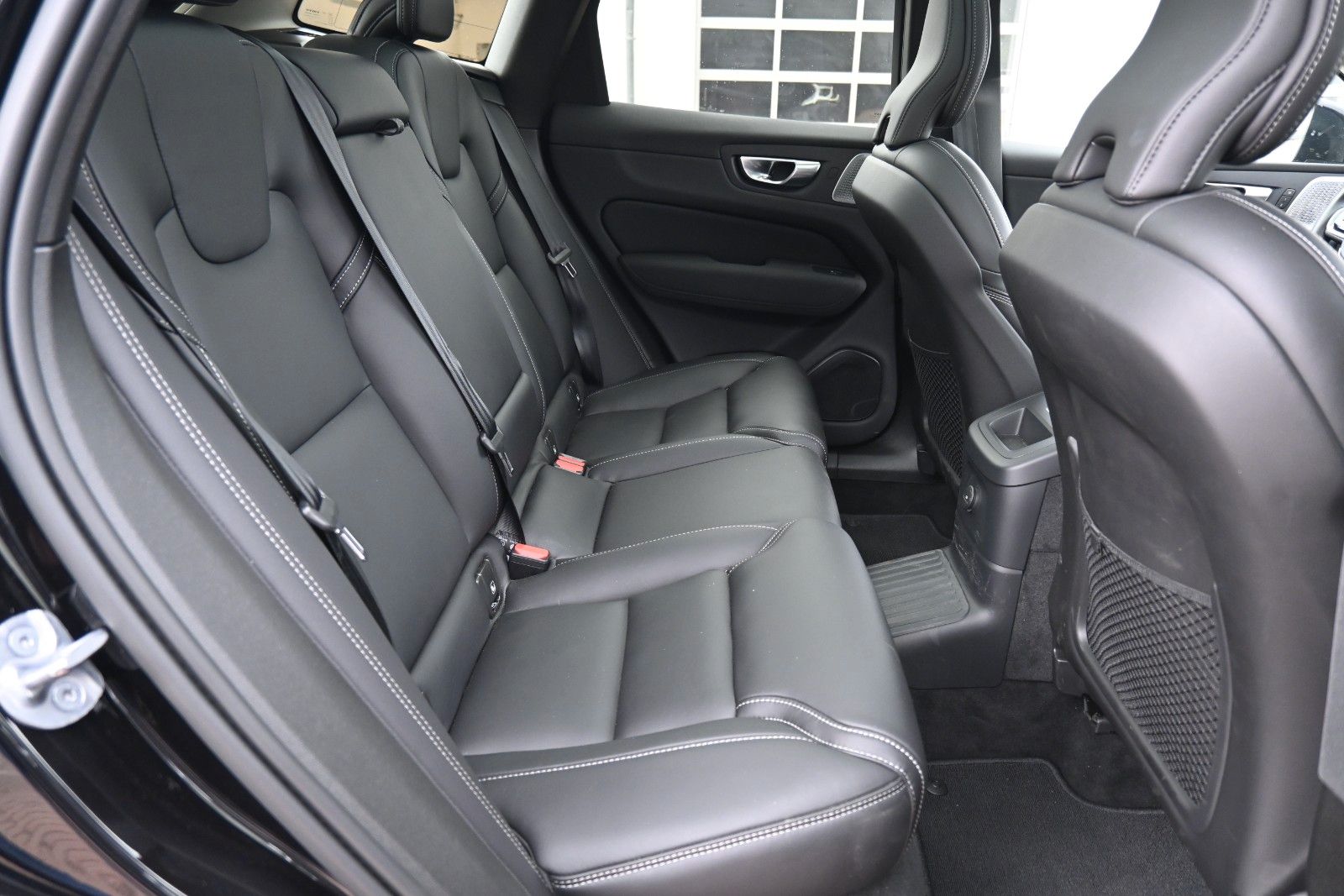 Fahrzeugabbildung Volvo XC60 T8 RC AWD Ultra Dark*LUFT*AHK*ACC*FACELIFT