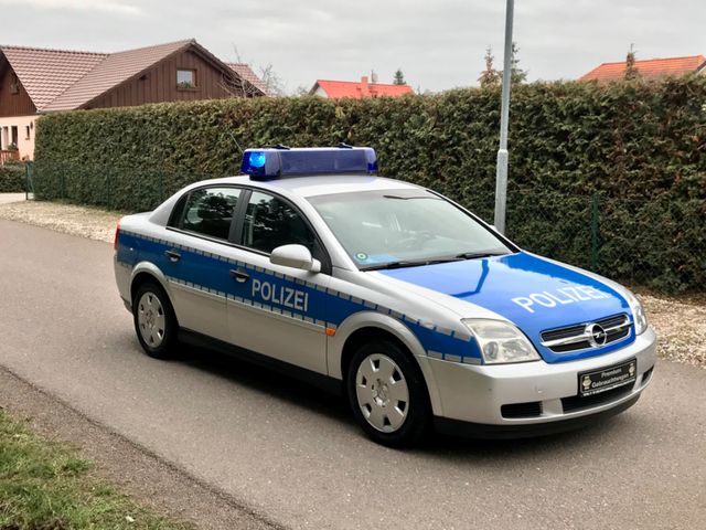 Opel Vectra 2.2 16V  Polizei Filmfahrzeug.