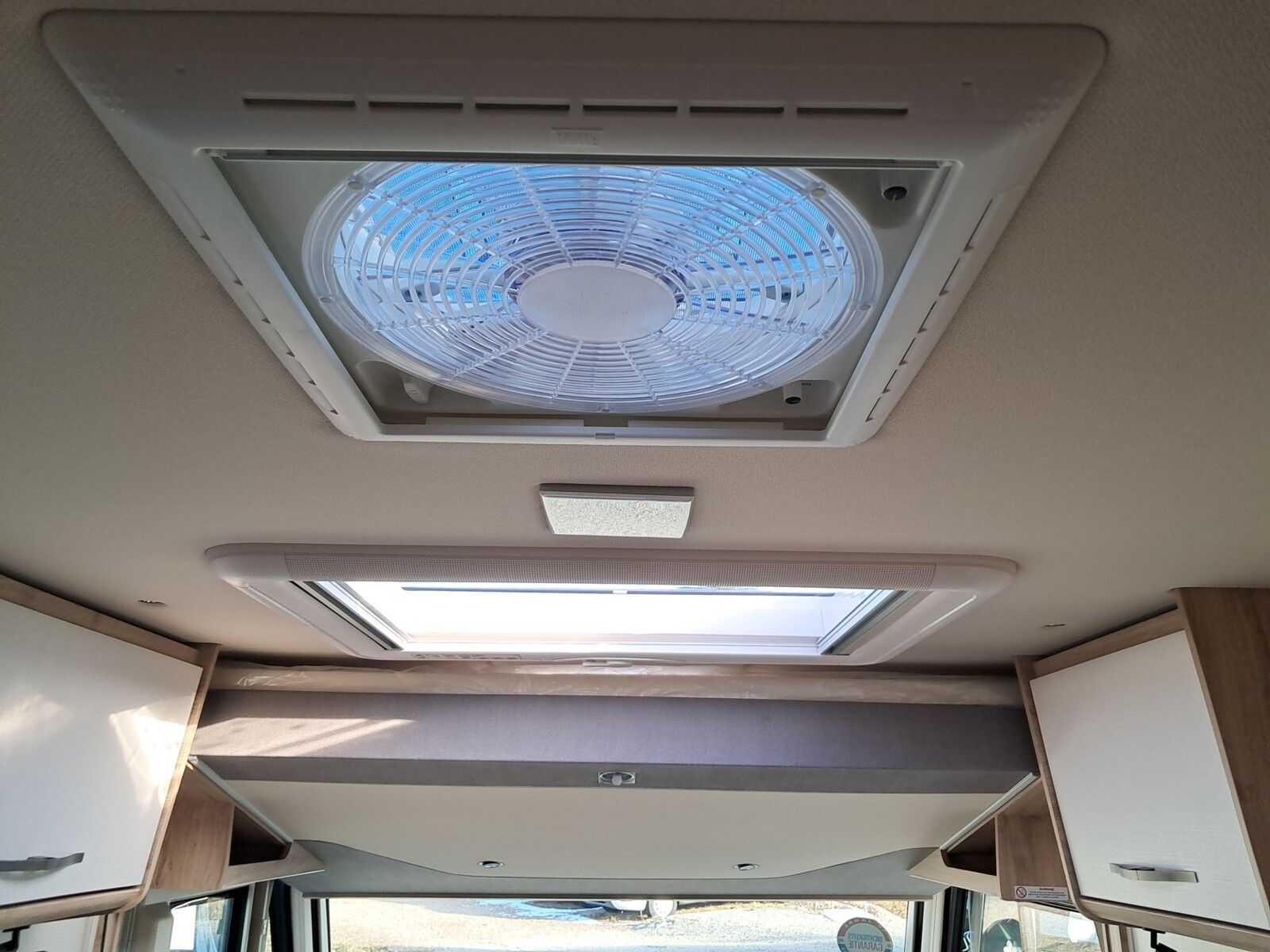 Fahrzeugabbildung Eura Mobil Integra Line IL 720 EF LUFTFEDERUNG