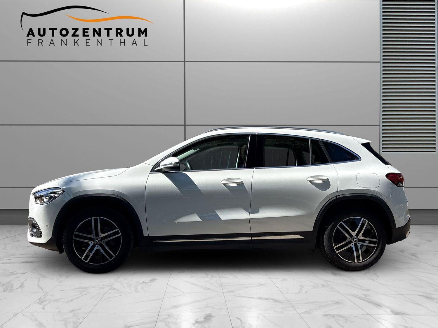 Mercedes-Benz GLA 8Fach PANO AHK ACC, миниатюра 3