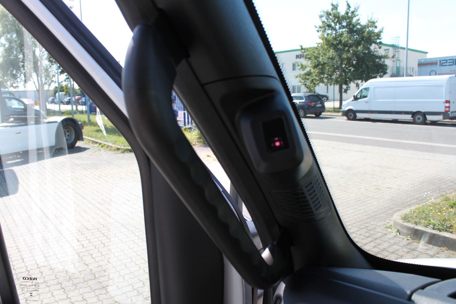 Fahrzeugabbildung Iveco 35S16A8/P Koffer/LBW/Seitentür Voll-LED