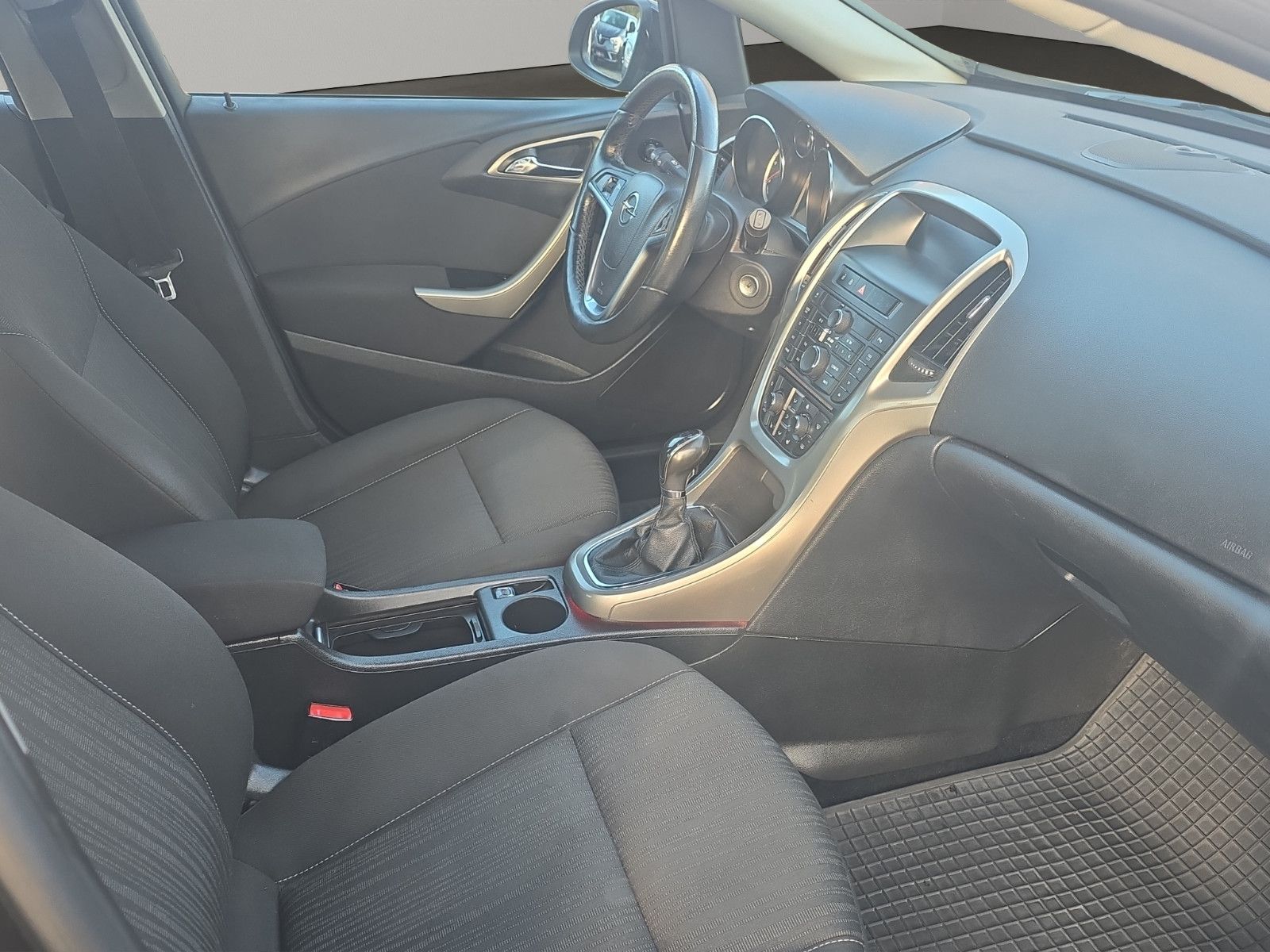 Fahrzeugabbildung Opel Astra J Edition*Klima*Tüv und Service NEU