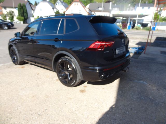 Fahrzeugabbildung Volkswagen Tiguan Allspace R-Line/4x4/HUD/Pano/Matrix/AHK/