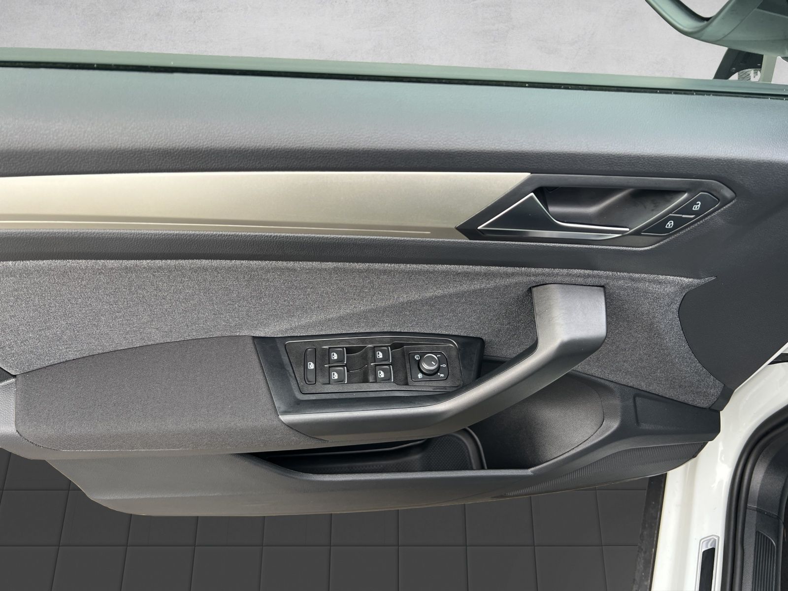 Volkswagen T-Roc - Bild 13