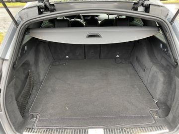 Fahrzeugabbildung Mercedes-Benz E 220d T 4Matic AMG*Standheizung*AmbientLight*