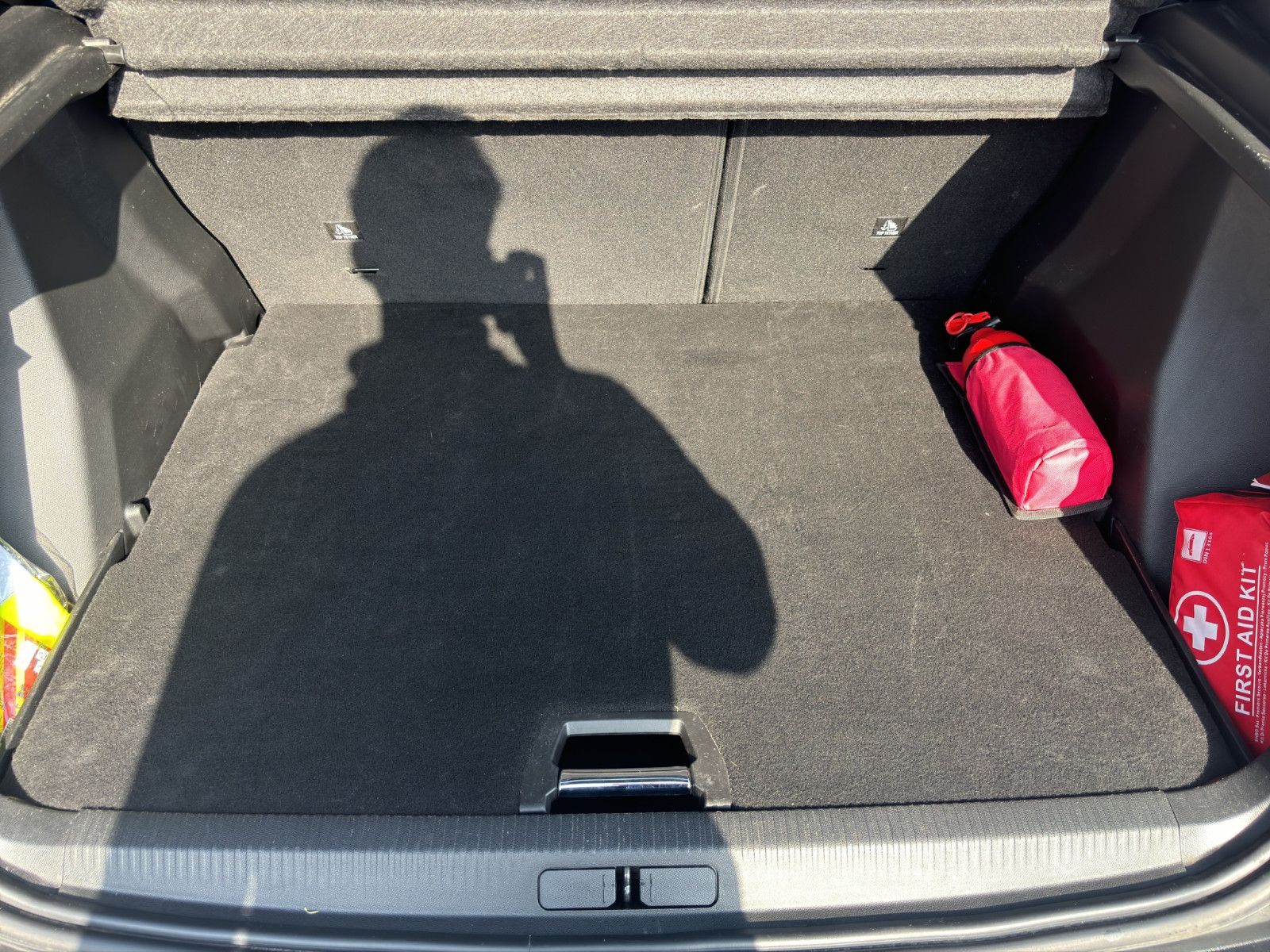 Fahrzeugabbildung Peugeot 2008 GT*ACC*Kamera*LED*Ambiente*Navi*