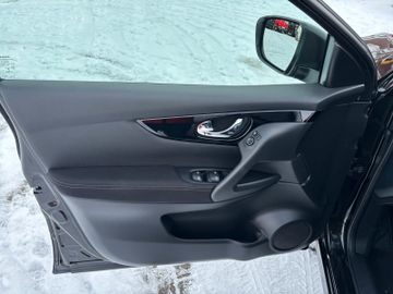 Nissan Qashqai 1,3 Zama AHK Glasdach