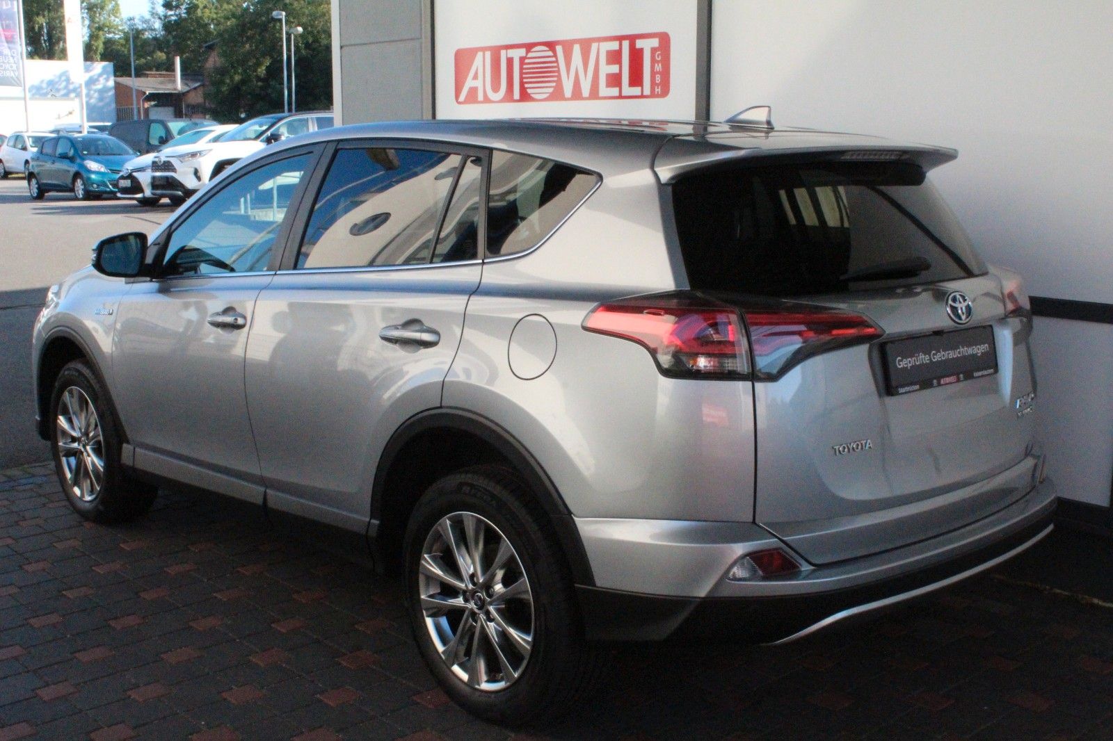 Fahrzeugabbildung Toyota RAV 4 RAV4 Edition-S Hybrid