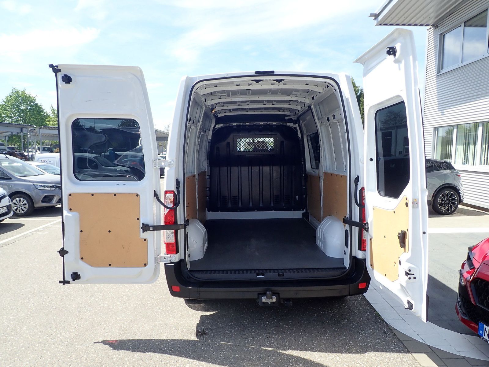 Fahrzeugabbildung Renault Master III Kasten L2H2 3.5to