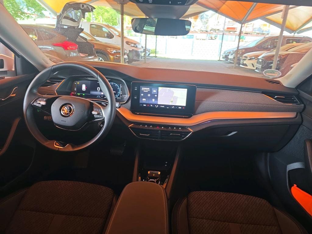 Fahrzeugabbildung SKODA Octavia Combi 1.4 TSI iV Style/KAMERA/ACC/HUD/