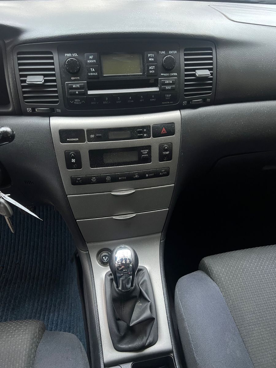 Fahrzeugabbildung Toyota Corolla Kombi 1.6 Sol * KLIMAAUTOMATIK *