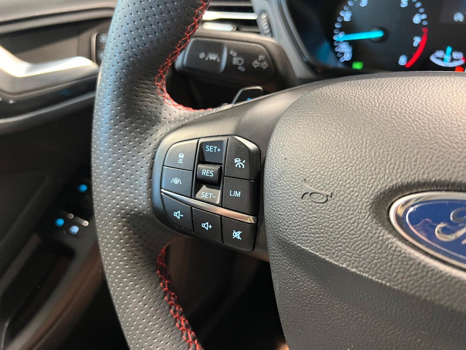 Ford Focus Lim. ST-Line Aut. B&O LED KAM ASSIST ACC, миниатюра 15