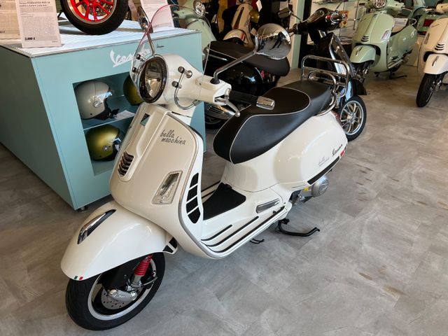 Vespa GTS 300 Super/ Scheibe/nur 9700km