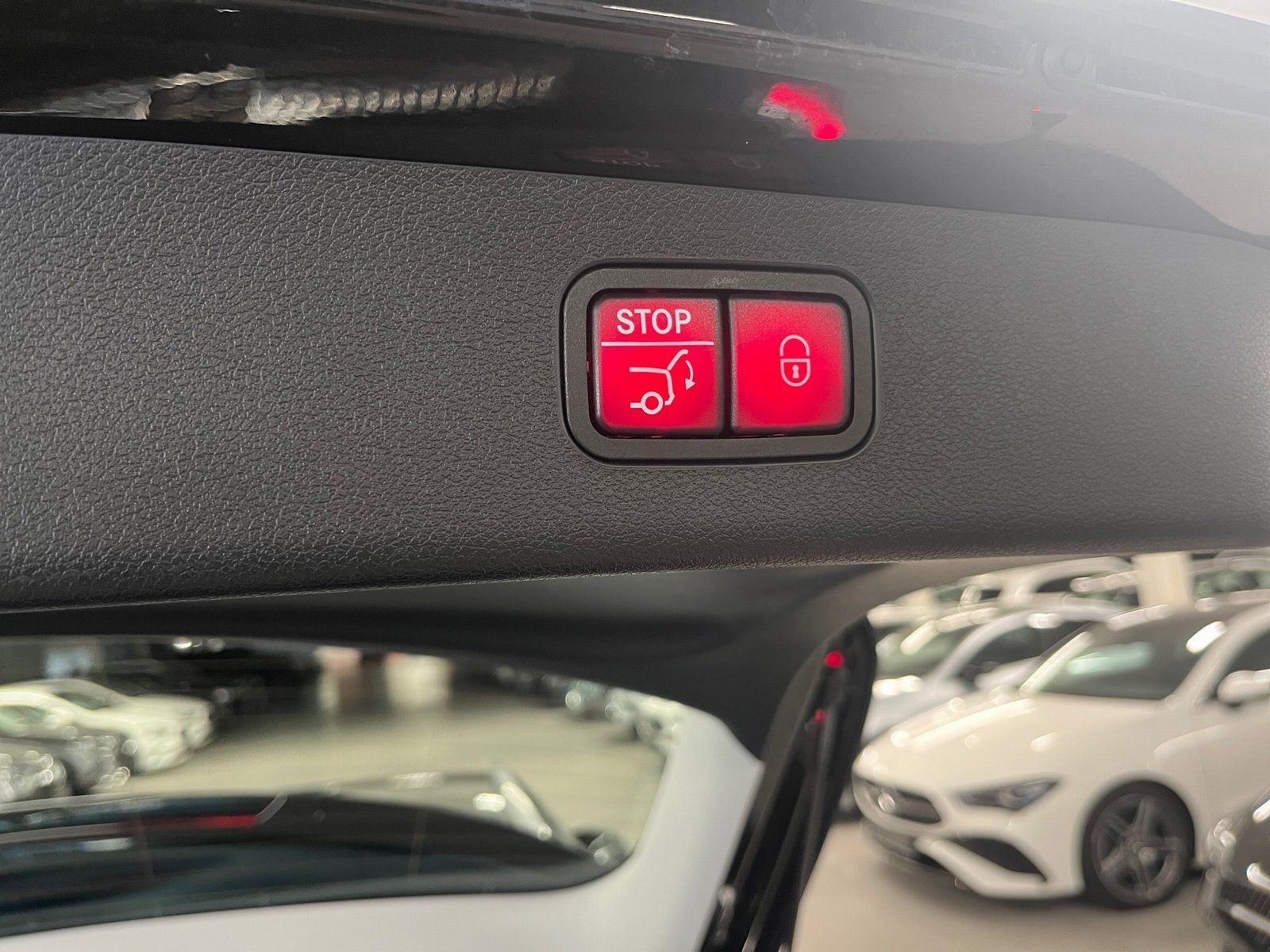 Fahrzeugabbildung Mercedes-Benz E 200 T Avantgarde*AHK*Kamera*Totwinkel*MBUX*LED