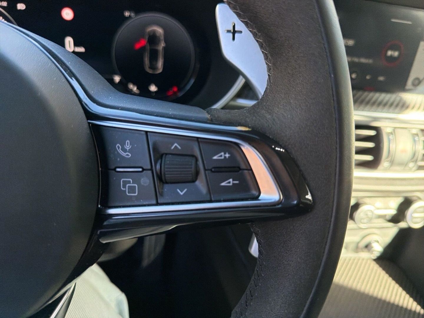 Fahrzeugabbildung Alfa Romeo Stelvio Quadrifoglio Q4 VOLL inkl. Auspuffanlage