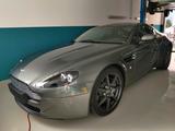 Aston Martin V8 Vantage 4.3l - Handschalter, Kupplung Neu - graue Aston Martin V8 Vantage