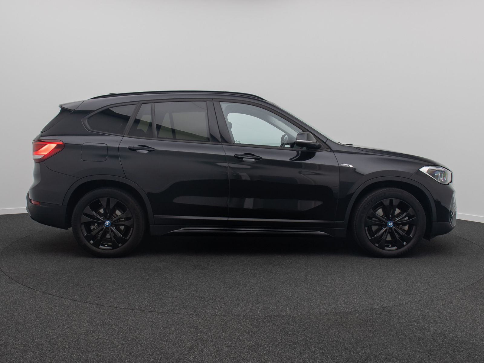 Fahrzeugabbildung BMW X1 xD25e Sport Line HUD DAB Kamera Alarm 18Zoll