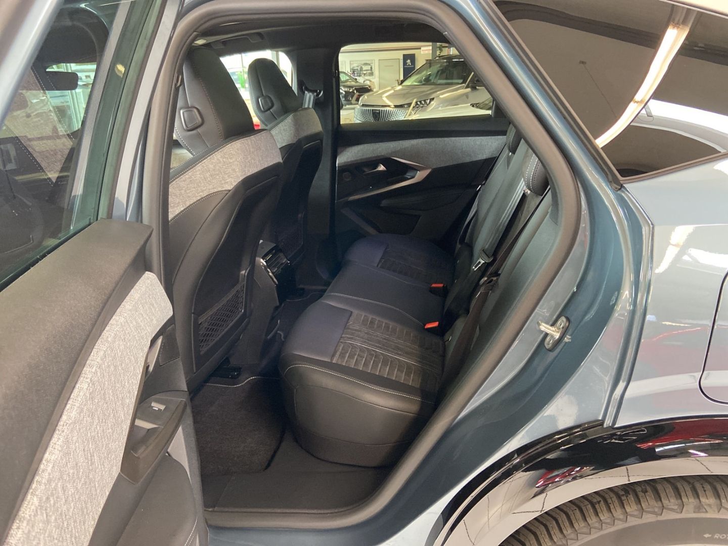 Fahrzeugabbildung Peugeot 3008 GT Elektro 210 Navi Soundsystem ACC CarPlay
