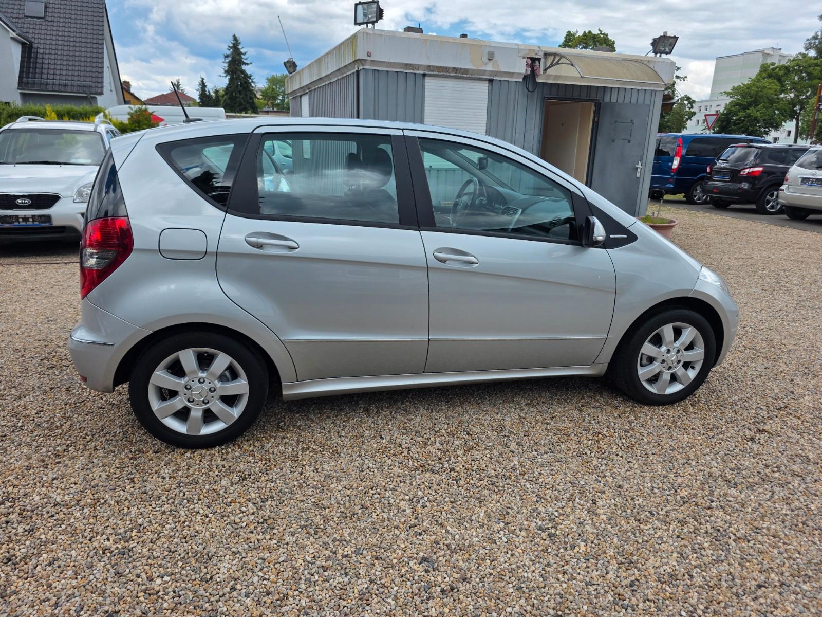 Mercedes-Benz A 180 AVANTGARDE Automatik*Navi*Leder*PDC*Sitzh.