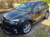 Toyota RAV 4 2,5-l-Hybrid Comfort Auto 4x4 Comfort - Toyota RAV 4 mit Benzin-Antrieb: Automatik