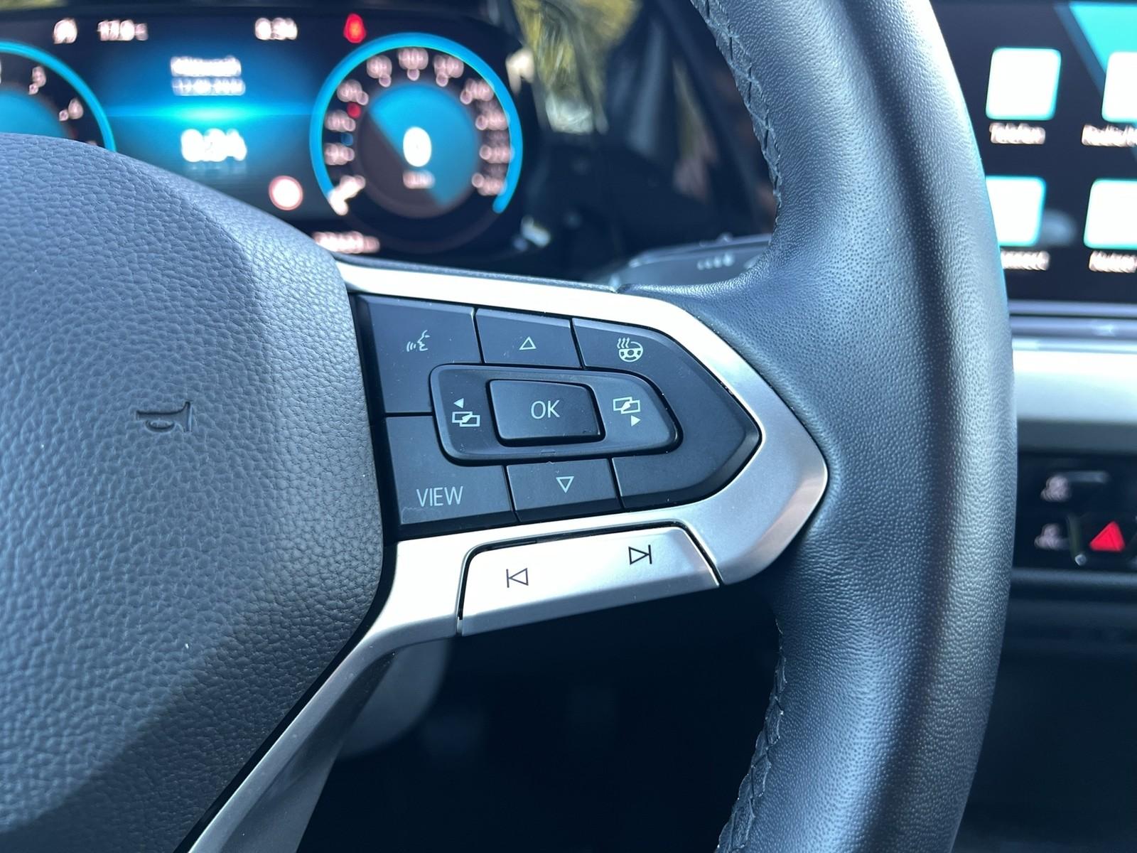 Volkswagen Golf VIII Variant 1.5 TSI Life MATRIX RFK NAVI