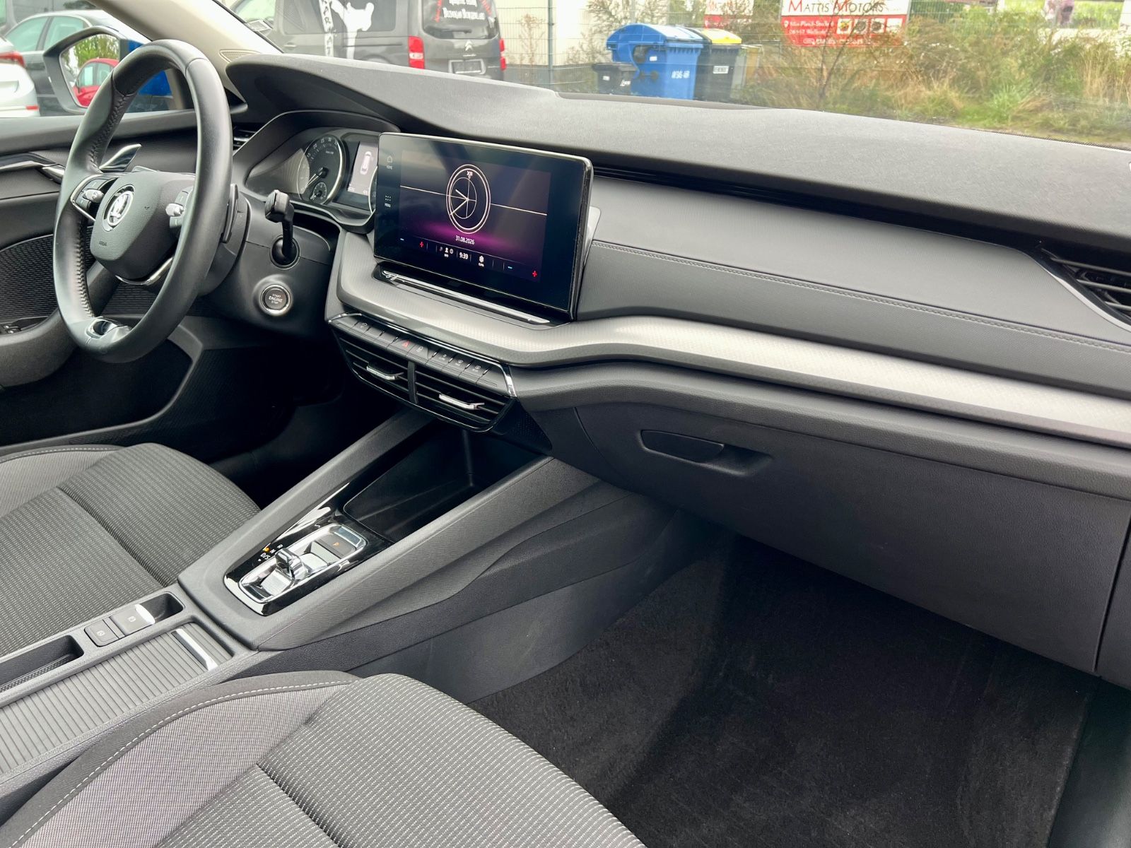 SKODA Octavia Combi 2.0 TDI AAC PDC NAVI AHK LED