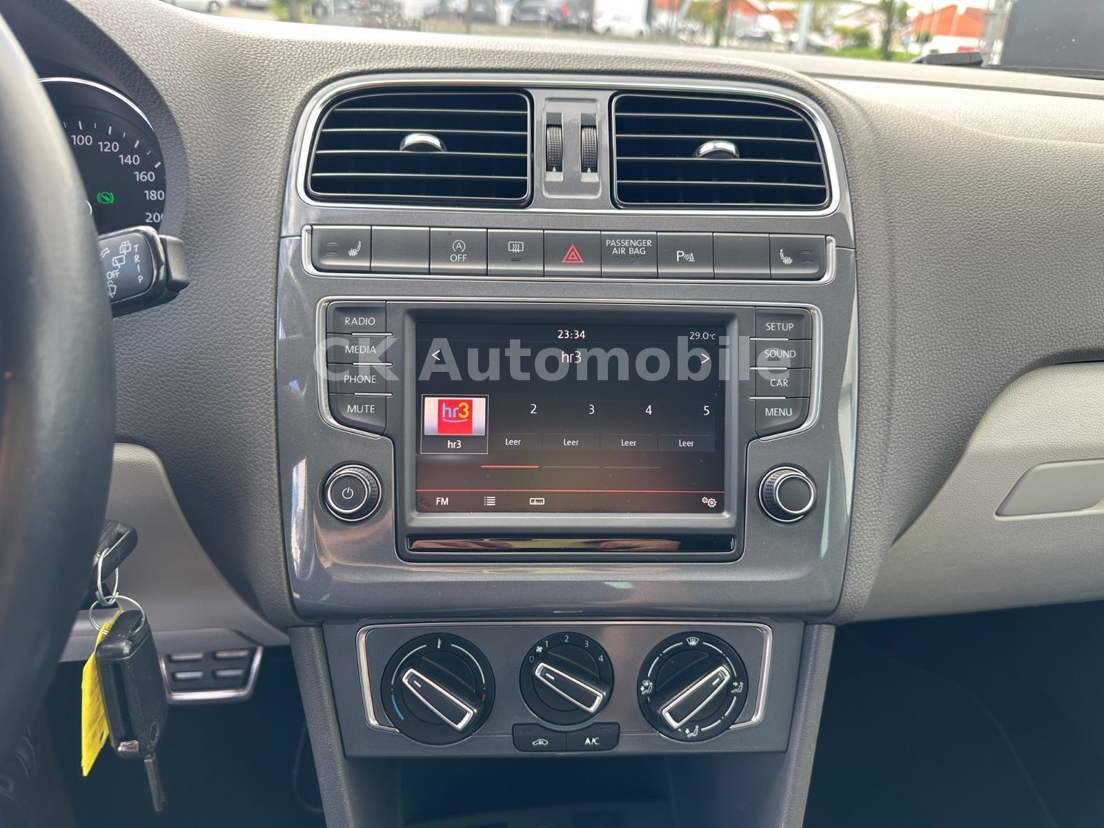 Fahrzeugabbildung Volkswagen Polo V Fresh 1.2 TSI DSG/Klimaanlage/SHZ/PDC