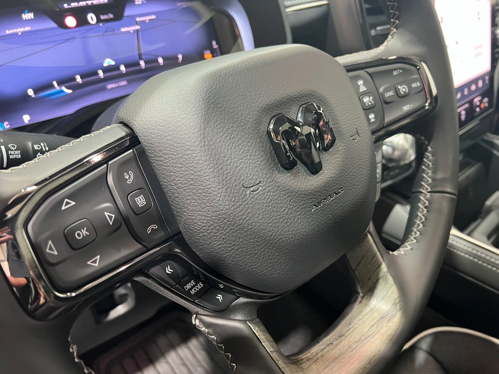 Fahrzeugabbildung Dodge RAM 1500 Limited Night  H/O 3.0L