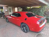 Dodge Challenger Scatpack SRT 6,4L V8 - Dodge Challenger: V6