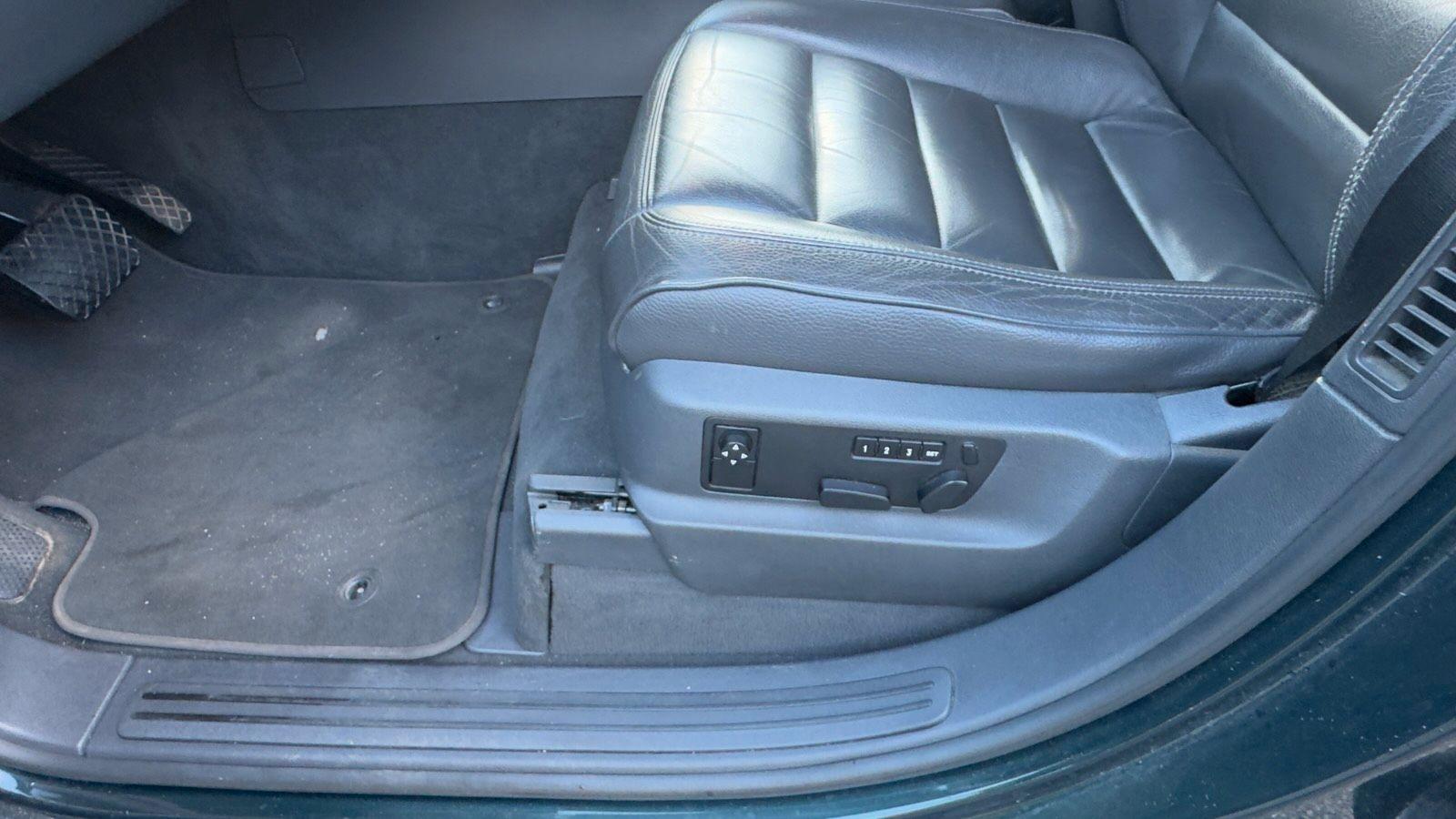 Volkswagen Touareg 2005 — photo 6