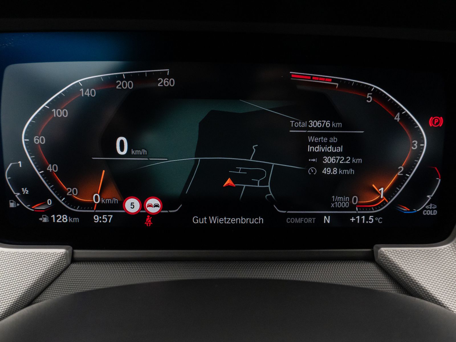 Fahrzeugabbildung BMW 118i PDC DAB CockPitPro AHKFernlichtassistent