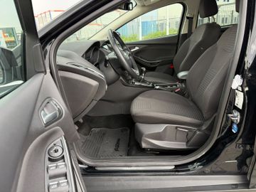 Ford Focus - 11
