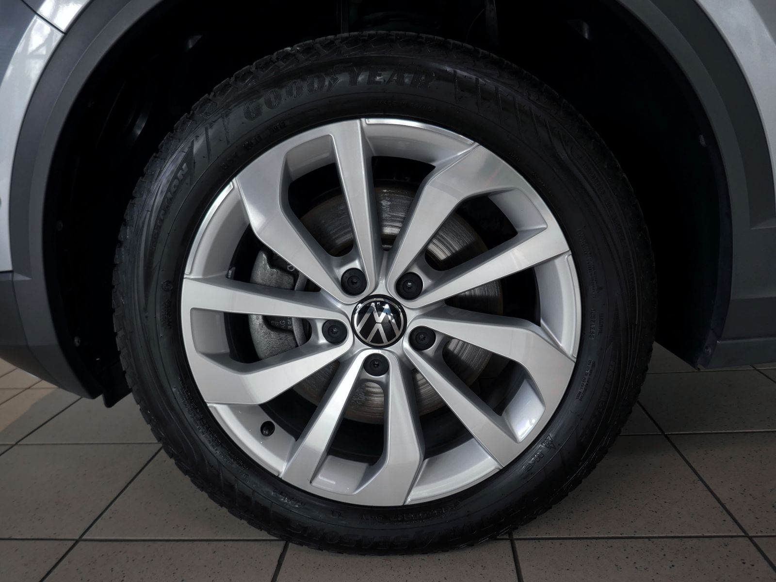 Fahrzeugabbildung Volkswagen T-Roc Style 2.0 TDI DSG | LED AHK RFK ACC Navi