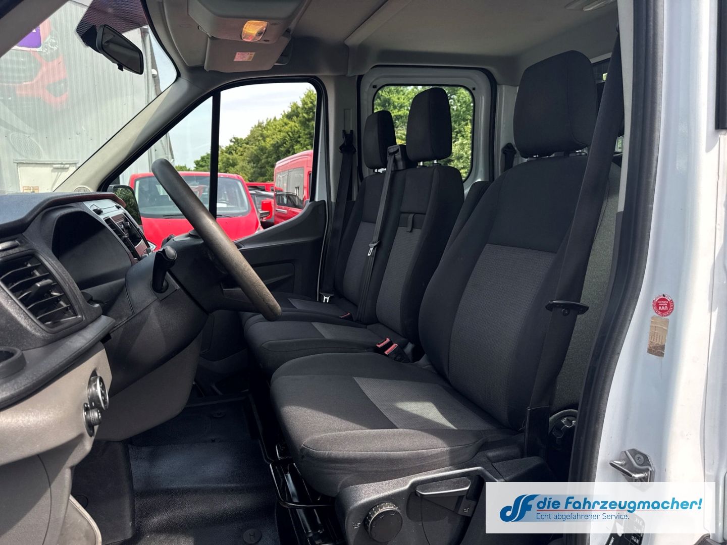 Fahrzeugabbildung Ford Transit Pritsche 310 L2 Doppelkabine Basis 2.0 T