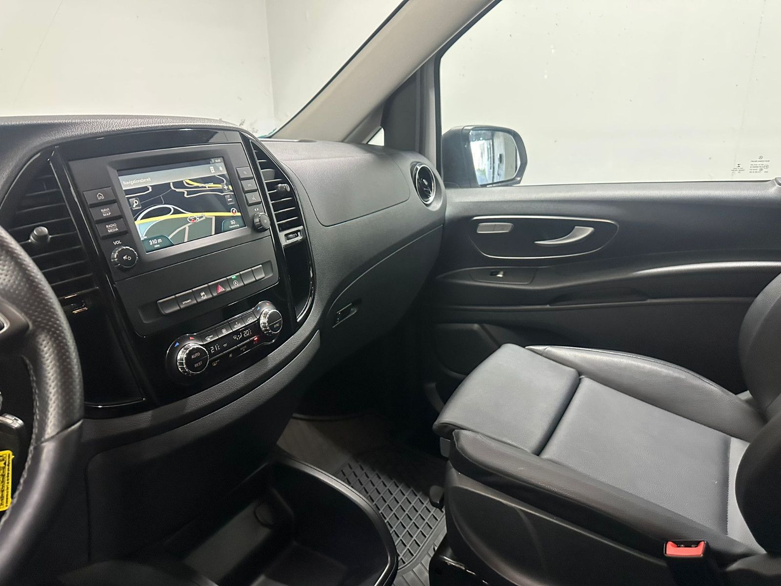 Fahrzeugabbildung Mercedes-Benz Vito 119CDI Tourer Lang EDITION*DISTRO*AHK*LED*