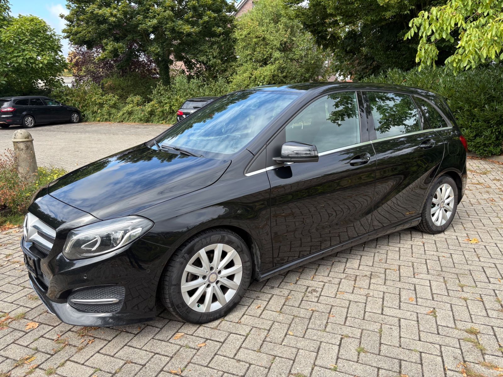 Photo 2 of MERCEDES-BENZ B 180