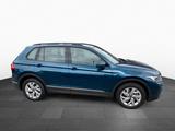 Volkswagen Tiguan Life 4Motion - Volkswagen Tiguan mit Benzin-Antrieb: Geländewagen, Automatik