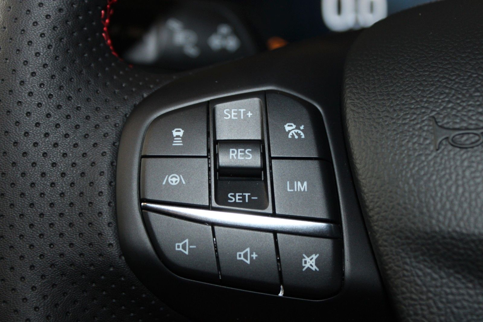 Fahrzeugabbildung Ford Focus Hybrid ST-Line X Automatik Top Ausstattung