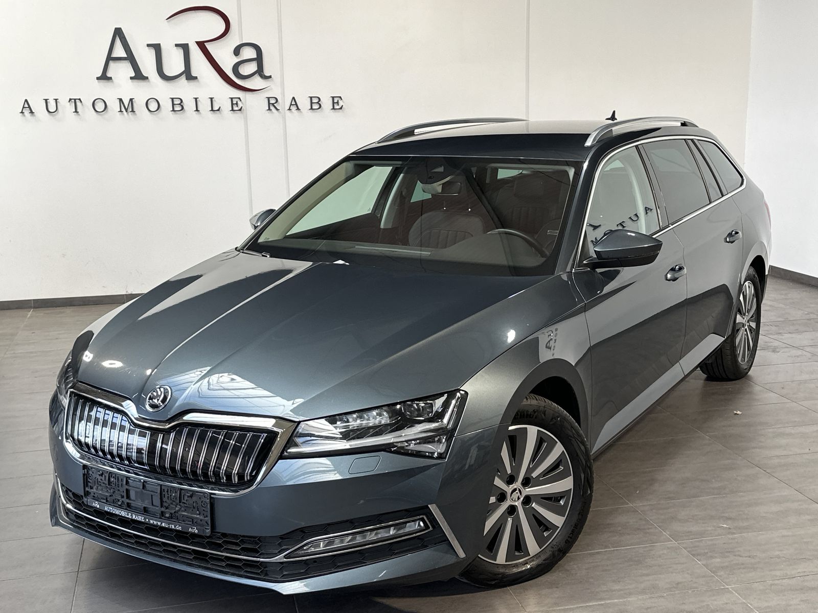 Fahrzeugabbildung SKODA Superb Combi 1.4 TSI DSG Style iV NAV+LED+AHK+PP