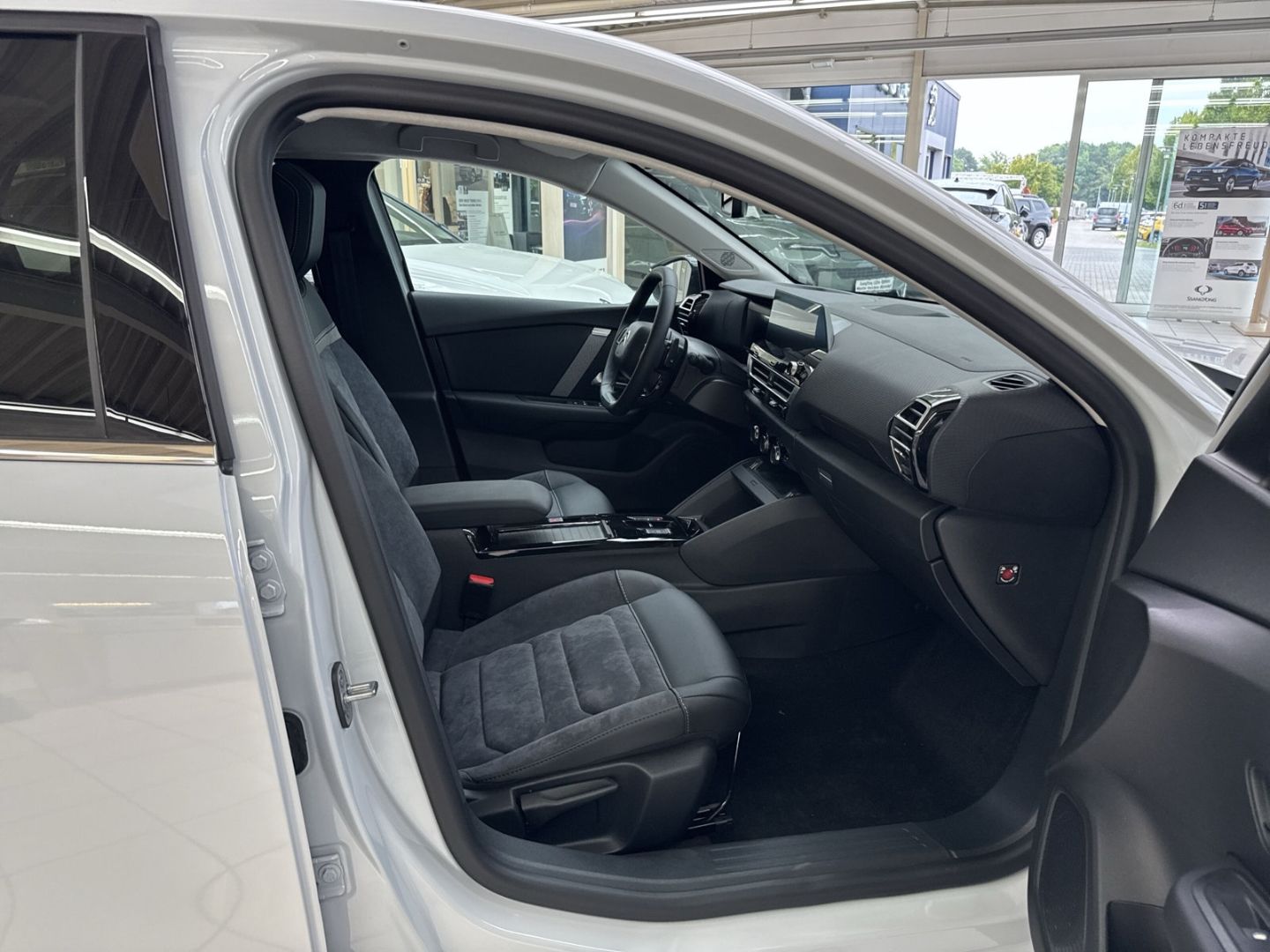 Fahrzeugabbildung Citroën C4 X PureTech 130 S&S EAT8 Max Navi  LED
