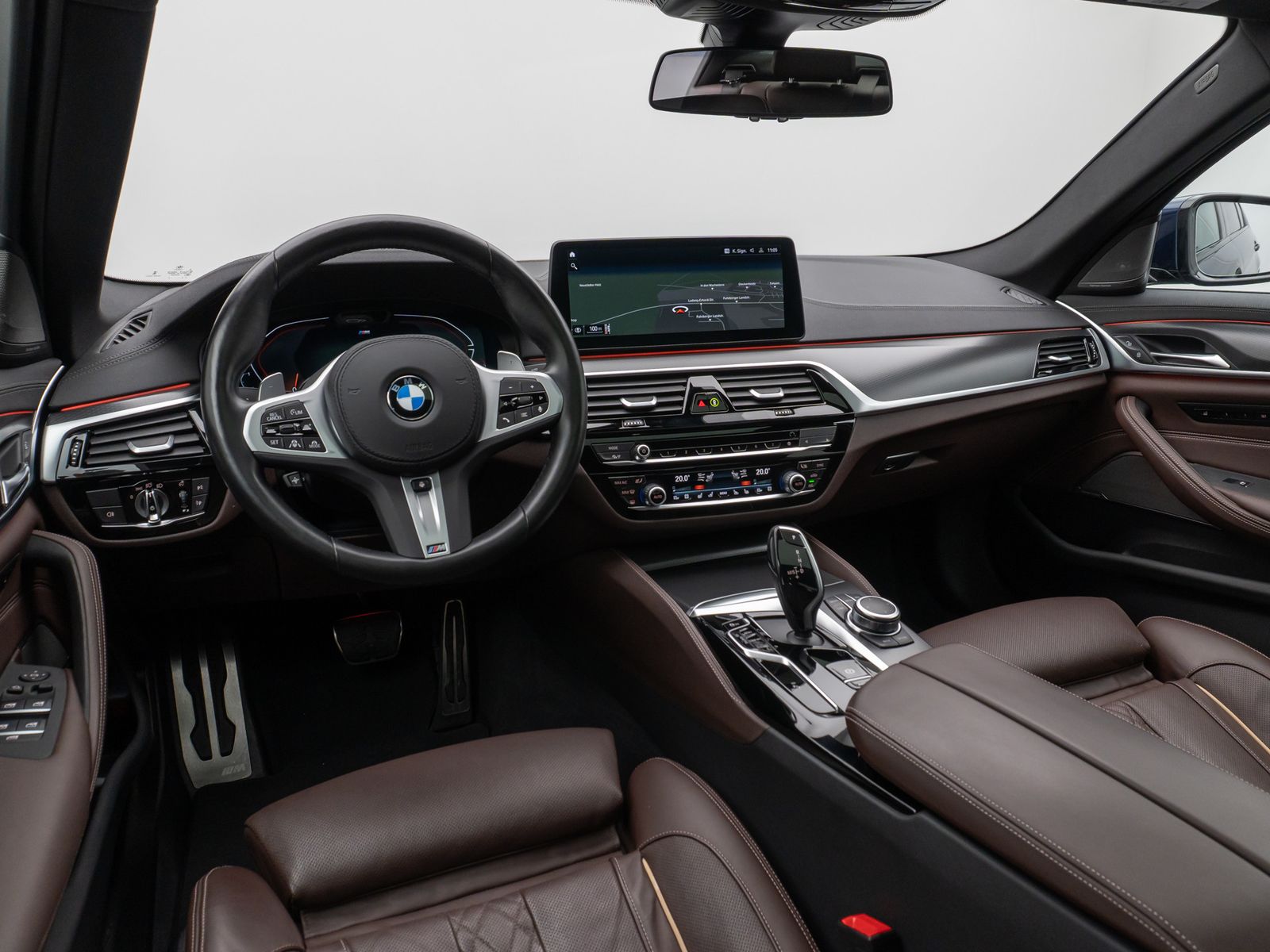 Fahrzeugabbildung BMW 540d xD M Sport Glasdach Kamer Laser HUD H/K 19"