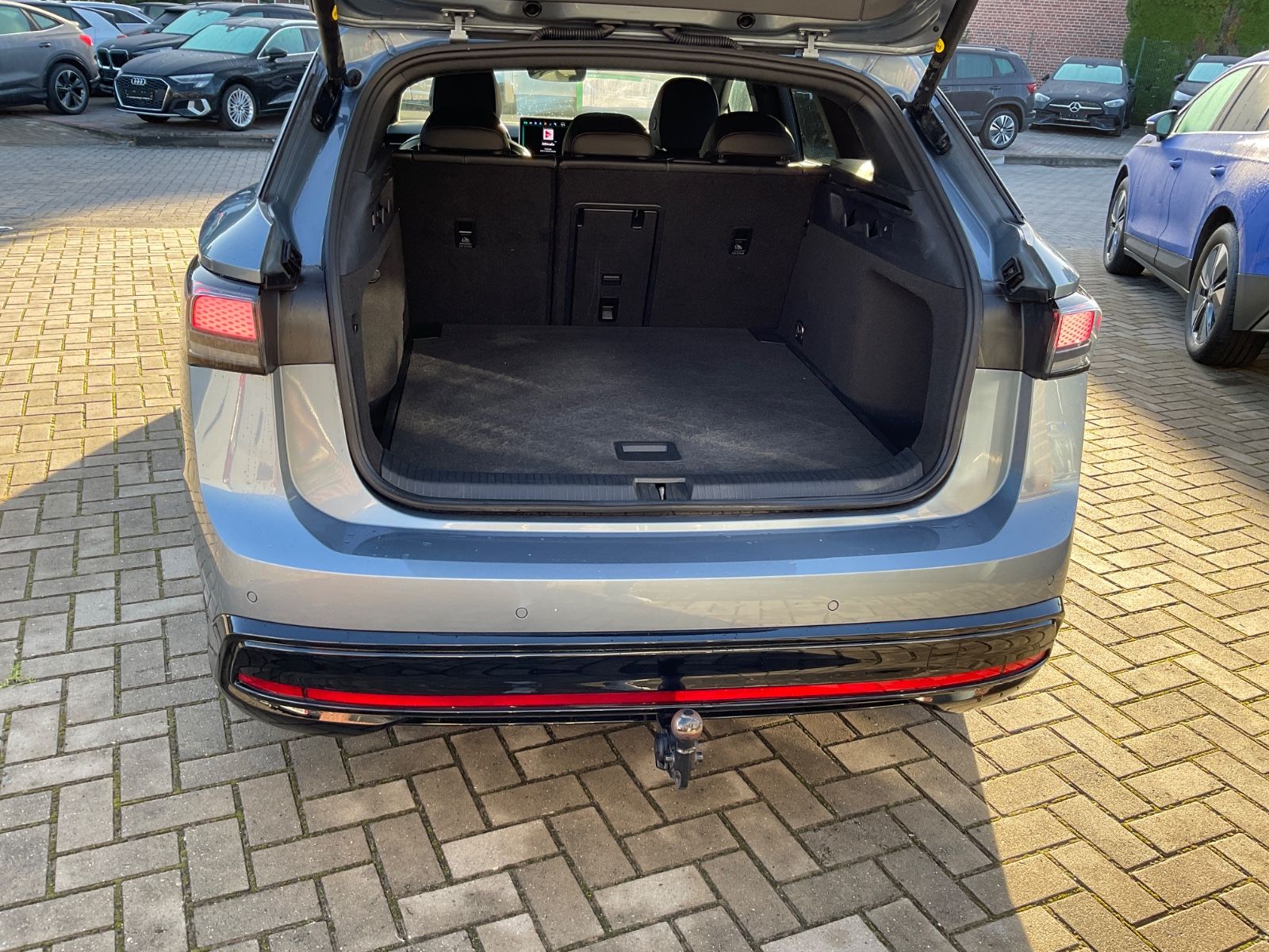 Fahrzeugabbildung Volkswagen ID.7 Pro 82 kWh 210 kW Pro Tourer,AHK,Kamera,IQ
