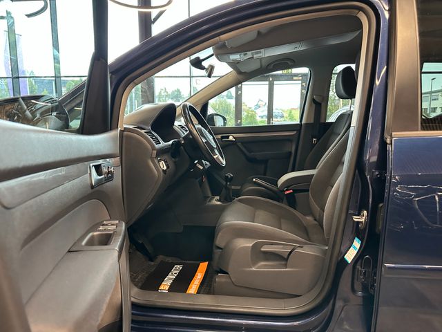 MYAUTOCENTER – Gebraucht- und Jahreswagen mit Werkstattservice in Pfaffenhofen Volkswagen Touran Comfortline *7-SITZER*2-ZONEN*TEMPO*