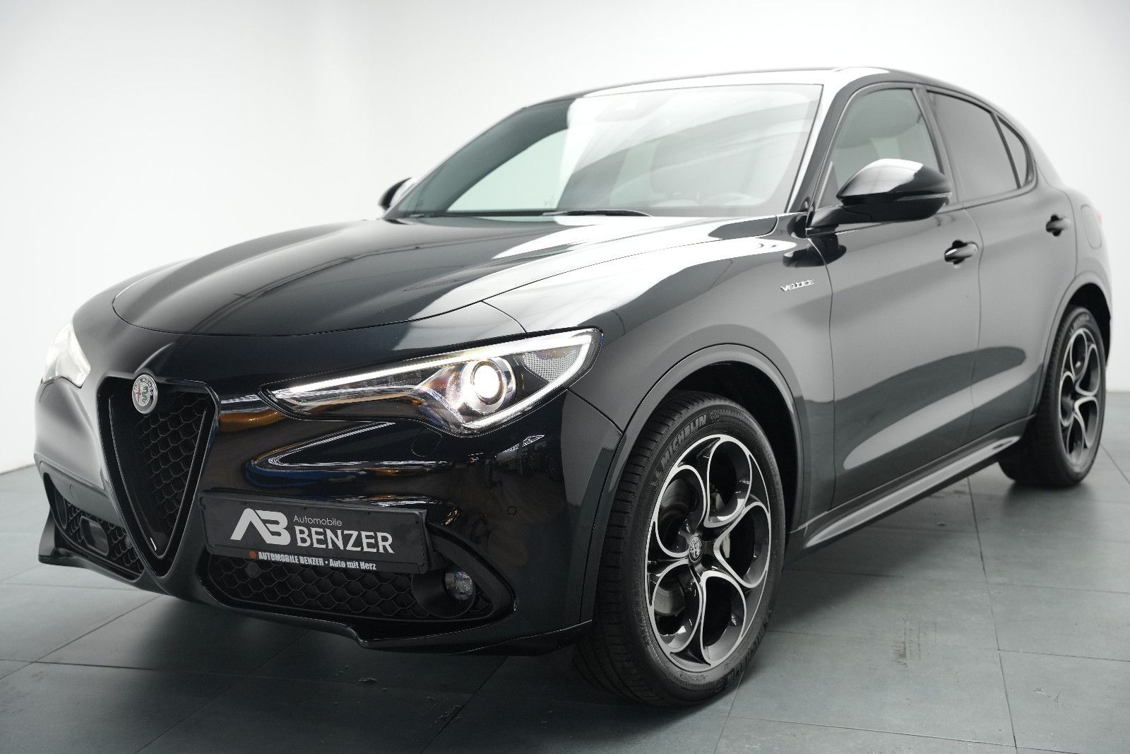 Fahrzeugabbildung Alfa Romeo Stelvio Veloce *Kamera*Leder*Memory*AllBlack