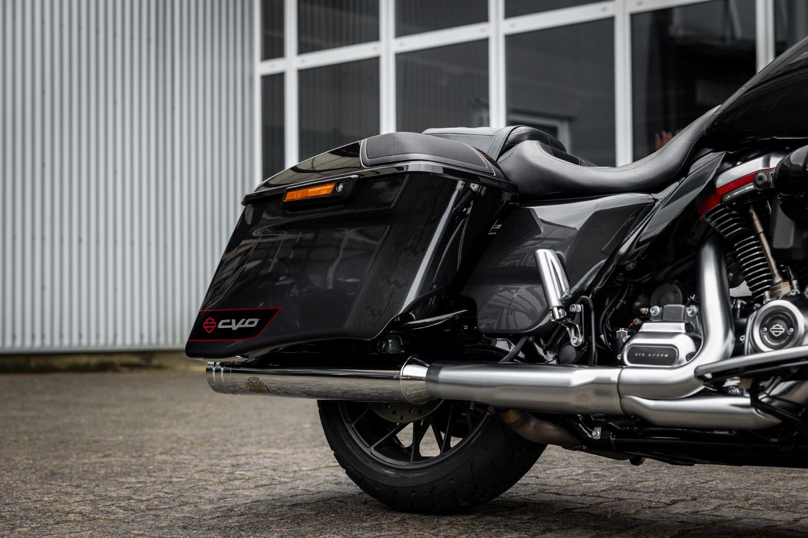 Fahrzeugabbildung Harley-Davidson FLHXSE CVO Street Glide 117 Cui - JEKILL & HYDE