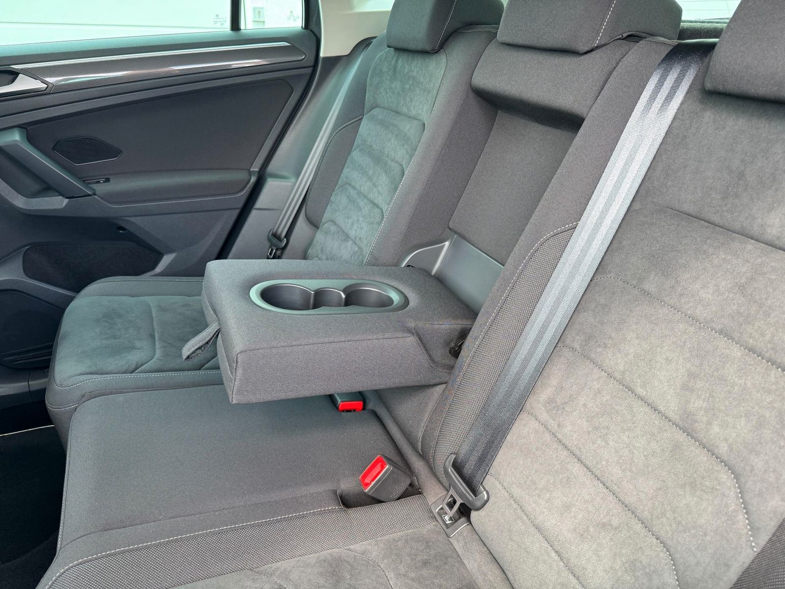 Volkswagen Tiguan Comfortline 1.5 TSI OPF NAVI+KAMERA+LED.. foto 18