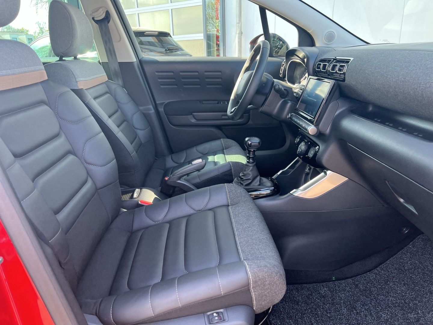 Fahrzeugabbildung Citroën C3 Aircross Shine Pack 1.2 PT 110 CarPlay Navi