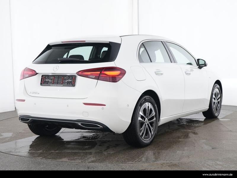 Mercedes-Benz A 250 e PROGRESSIVE/PANO-SHD/KAMERA/MBUXPanorama