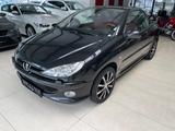 Peugeot 206 Cabriolet CC Platinum - Peugeot 206 mit Benzin-Antrieb: Schwarz, Leder