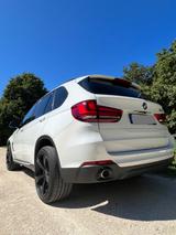 BMW X5 xDrive30d -360Kamera+pano+Softclose+Leder - BMW X5 mit Diesel-Antrieb: Weiß, Luftfederung, Geländewagen